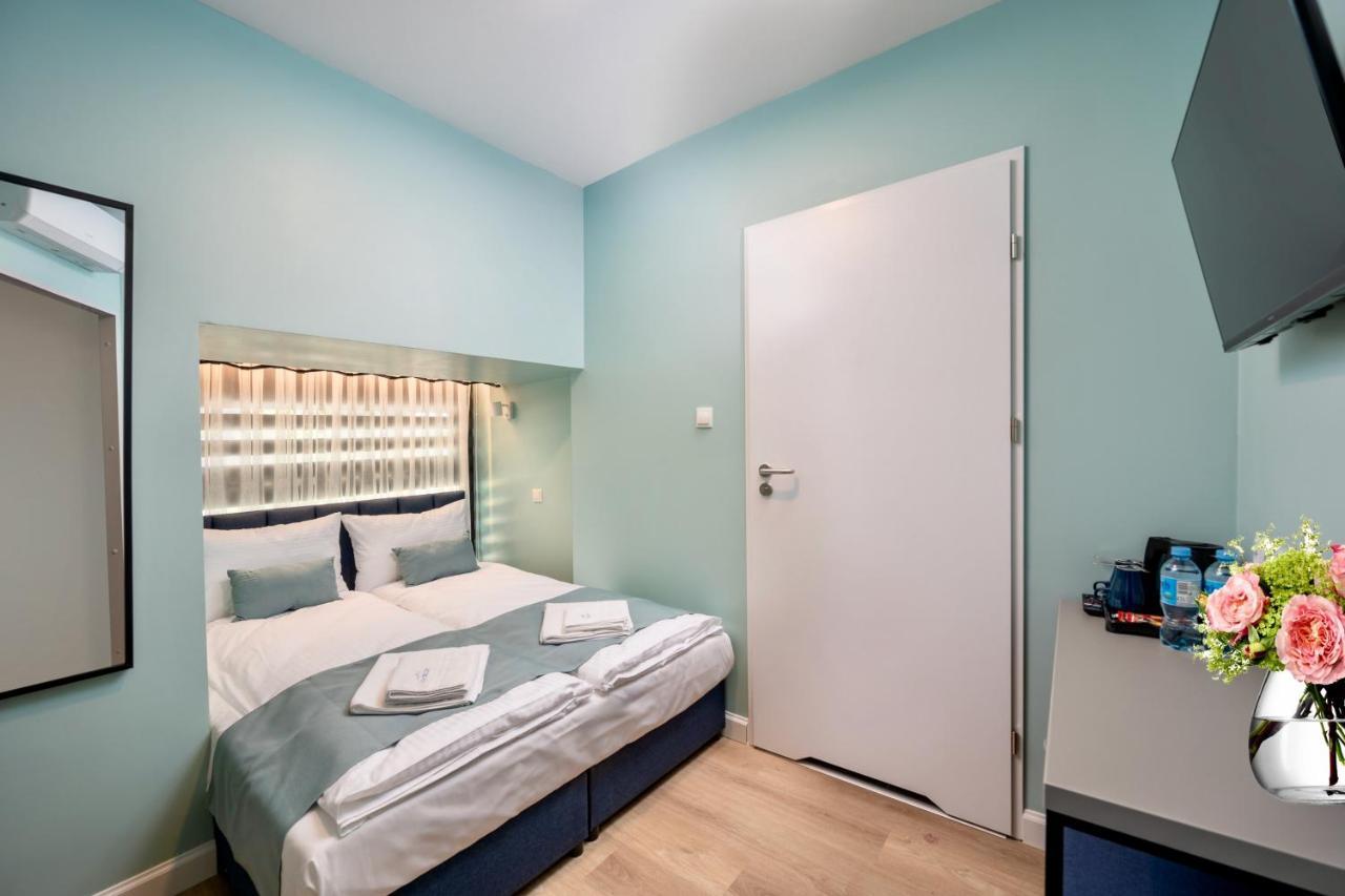 Jess Inn Hostel Rondo Charles De Gaulle وارسو المظهر الخارجي الصورة