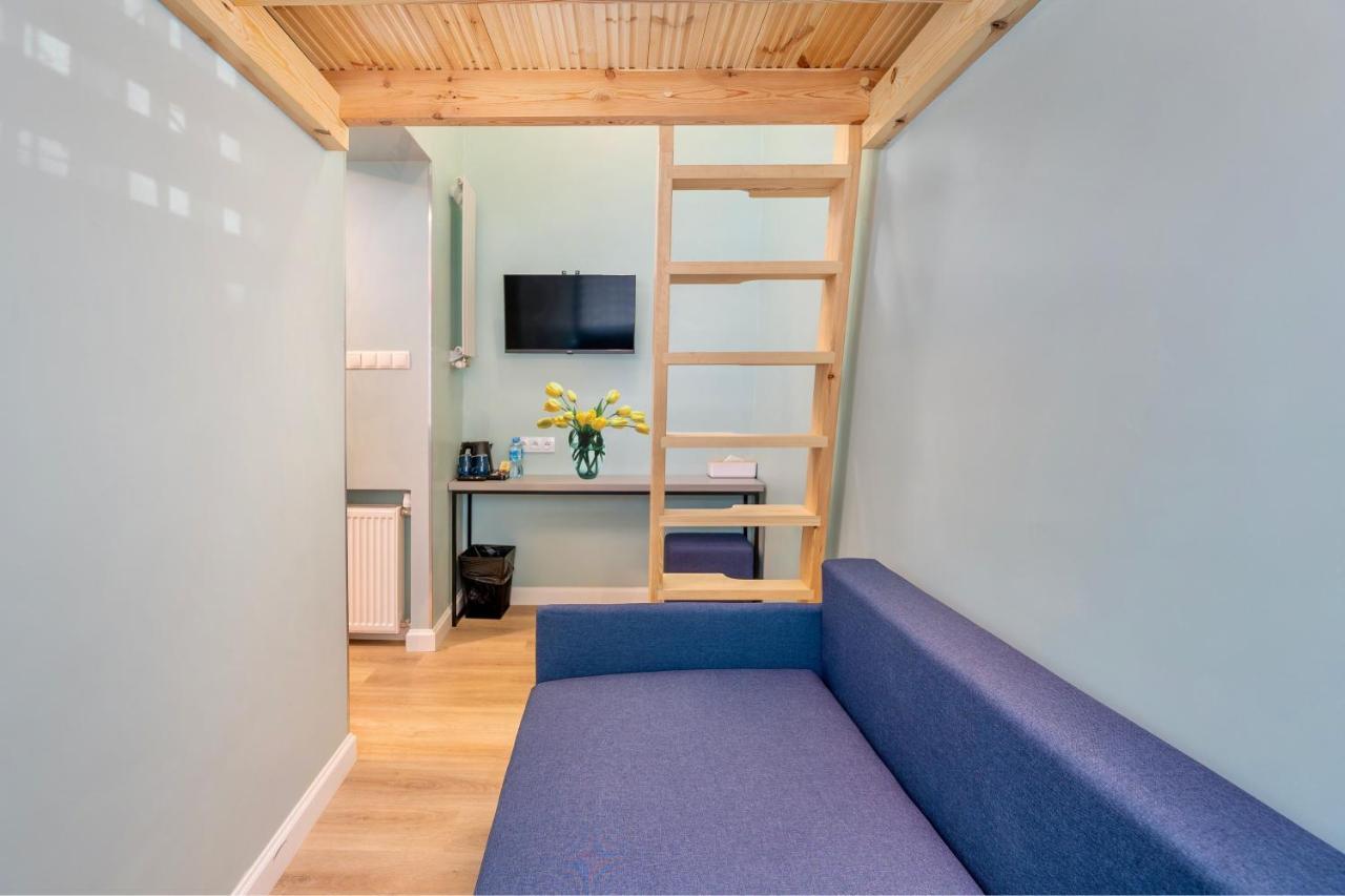 Jess Inn Hostel Rondo Charles De Gaulle وارسو المظهر الخارجي الصورة